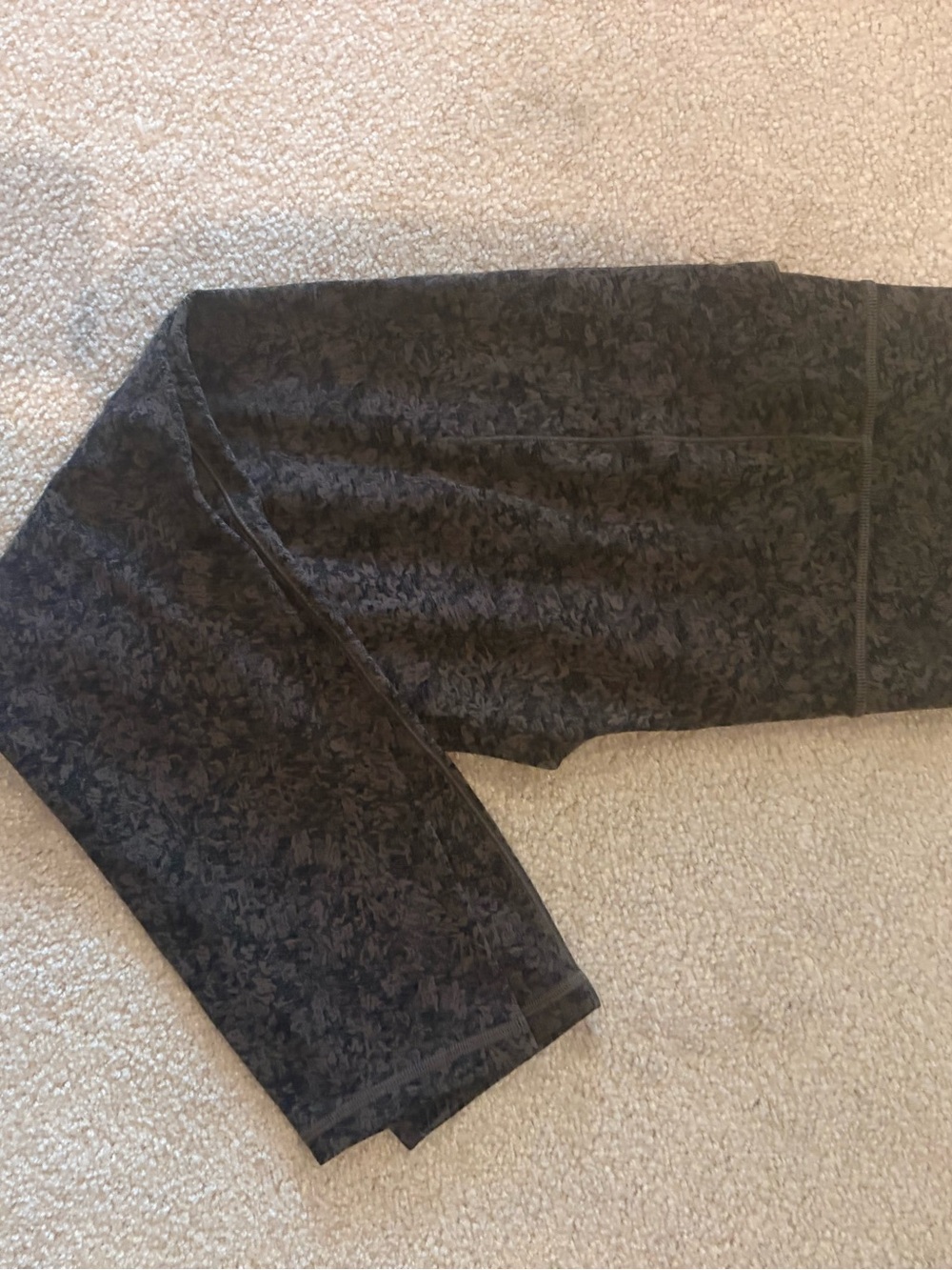 Athleta Salutation Stash Pocket II 7/8 Tights  Abstract Print Size Medium
